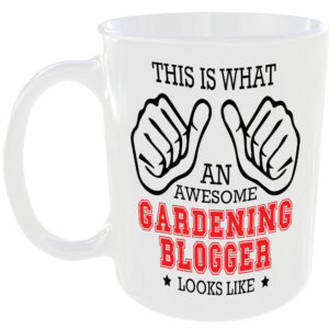 THIS IS WHAT AN AWESOME GARDENING BLOGGER LOOKS LIKE MUG IDEAL GIFT CUP FOR WORK JOB CAREER